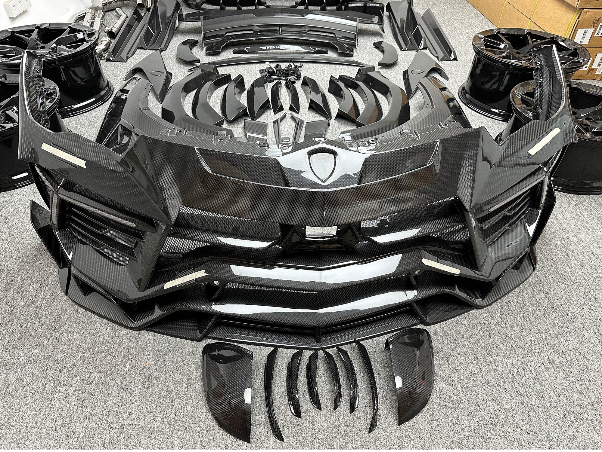 Dry Carbon Fiber Front Bumper for Lamborghini Urus